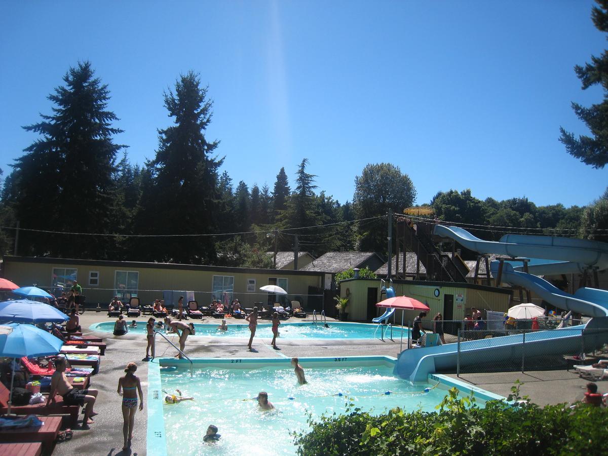 Riverside Resort Qualicum Beach Exterior foto